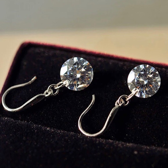 **New 925 Sterling Silver Diamond Earrings - Picture 7 of 7